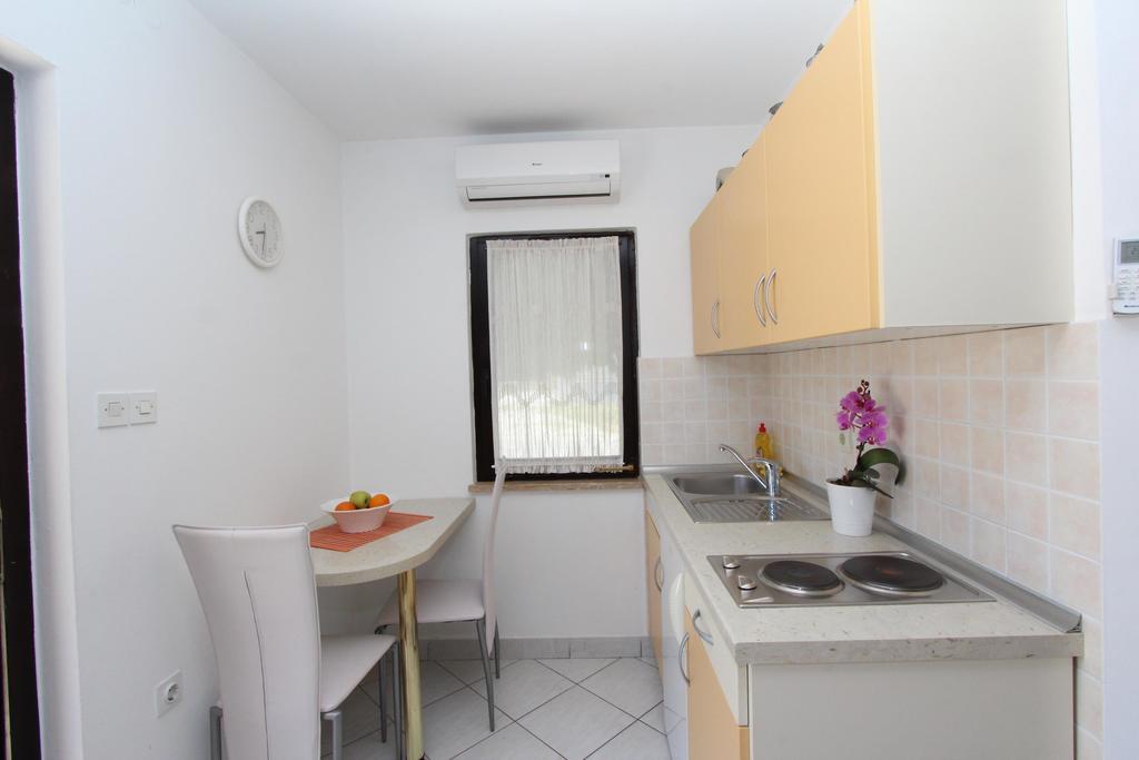 Apartments Pataj Ровин Екстериор снимка