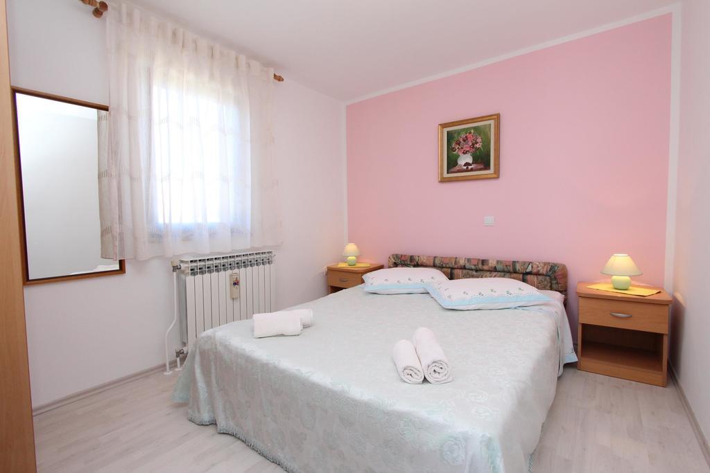 Apartments Pataj Ровин Екстериор снимка