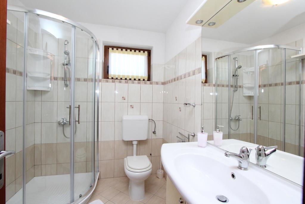 Apartments Pataj Ровин Екстериор снимка