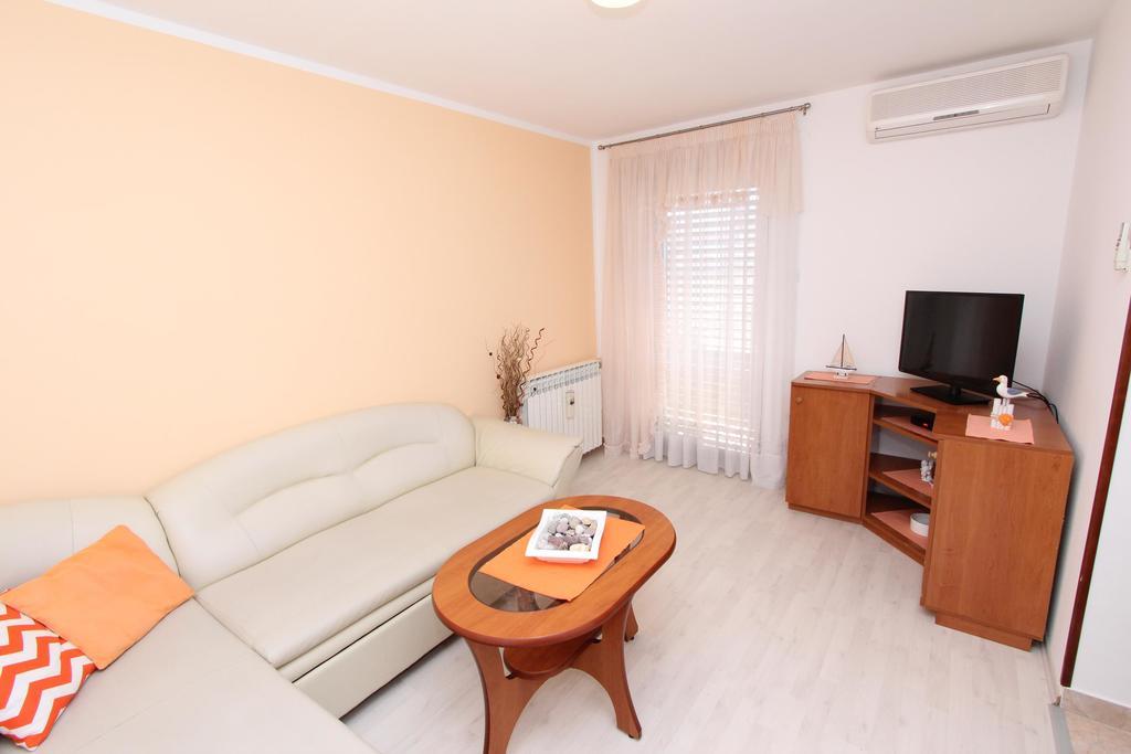 Apartments Pataj Ровин Екстериор снимка