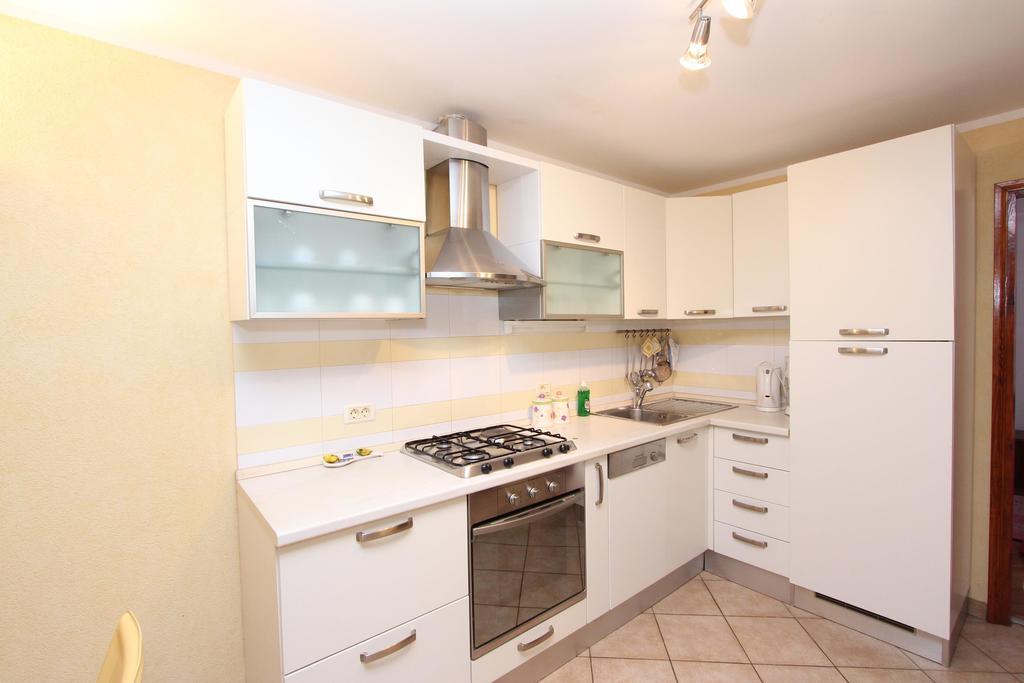 Apartments Pataj Ровин Екстериор снимка