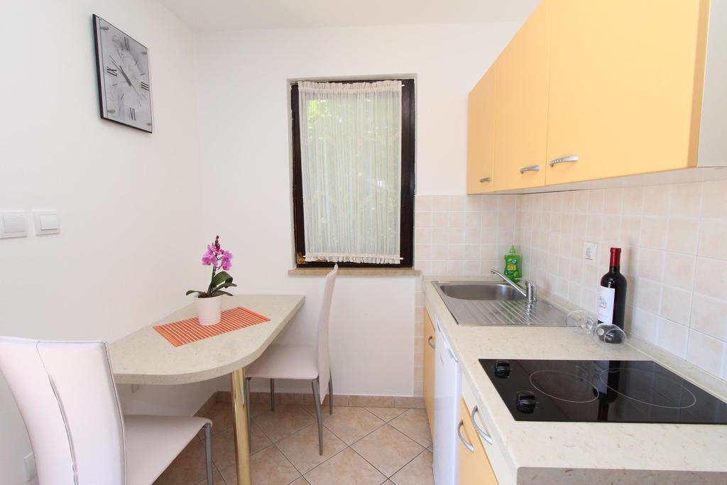 Apartments Pataj Ровин Екстериор снимка